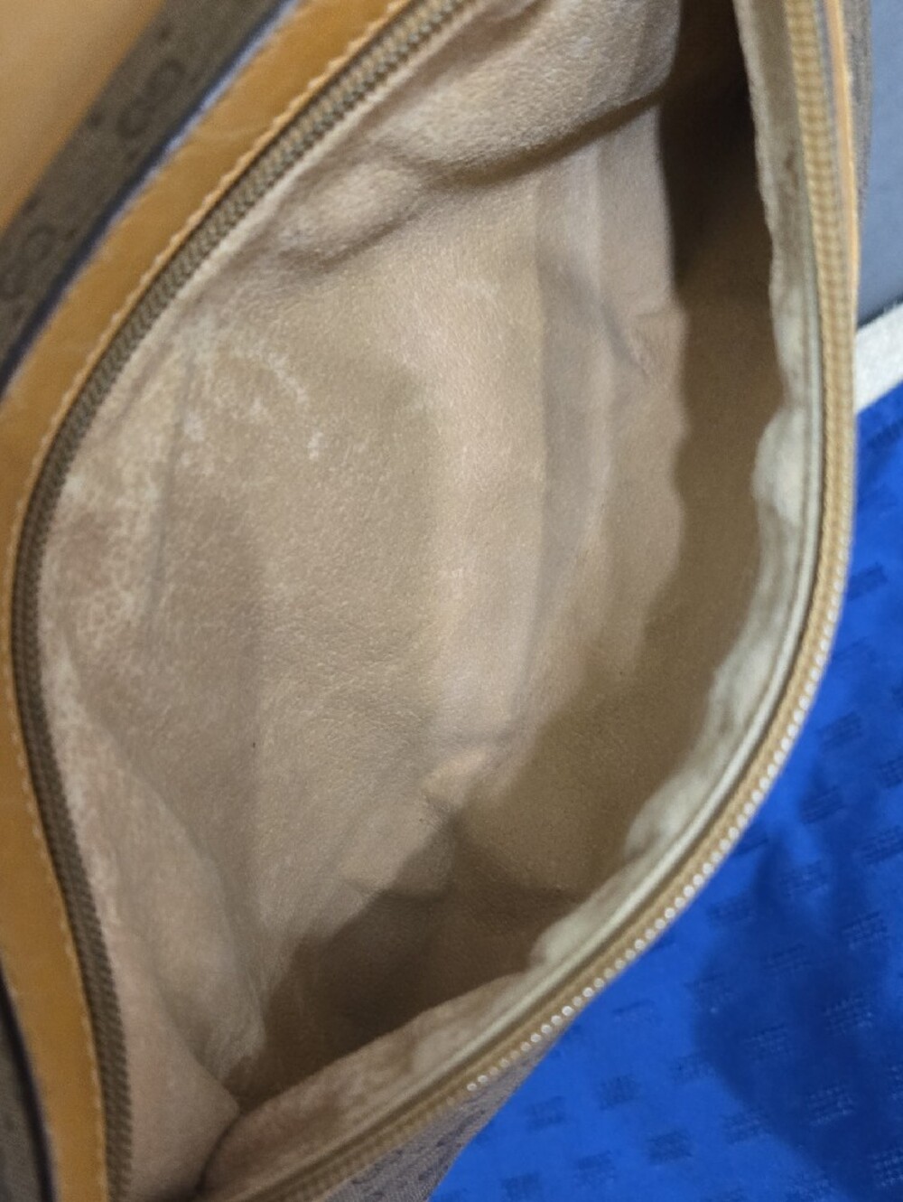Gucci Beige Brown Monogram Messenger Bag with Tan Leather Trim - Picture 12 of 16